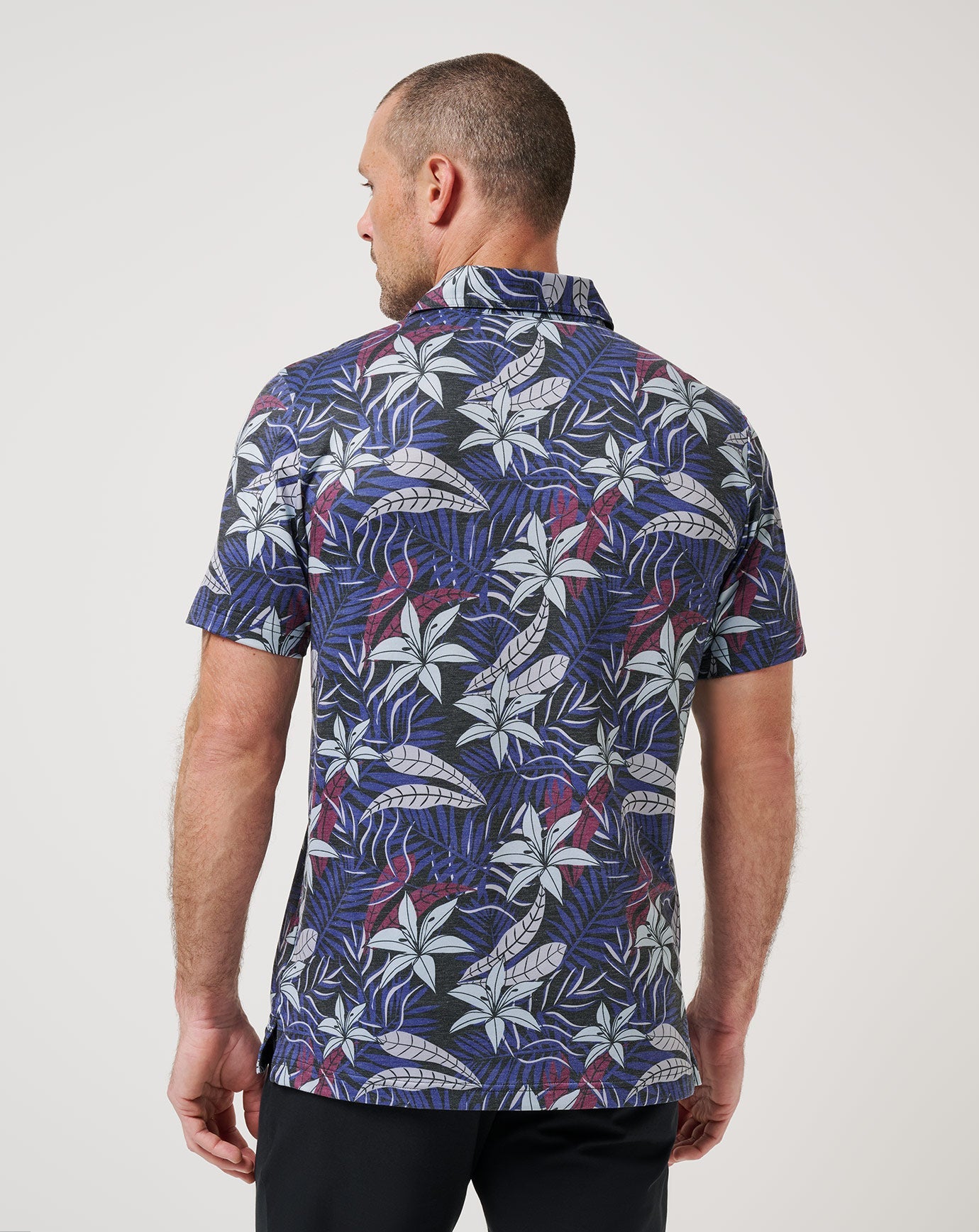 TravisMathew | Featherweight Open Bay Polo - Black
