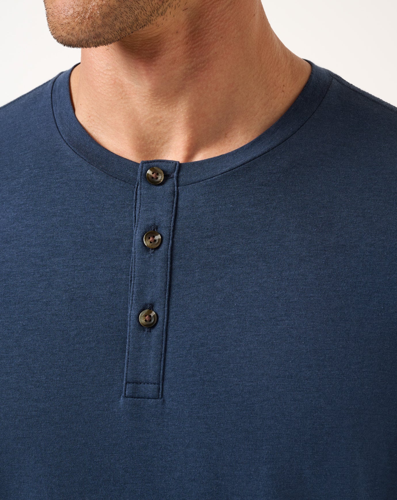 TravisMathew | Cloud Henley Tee - Total Eclipse