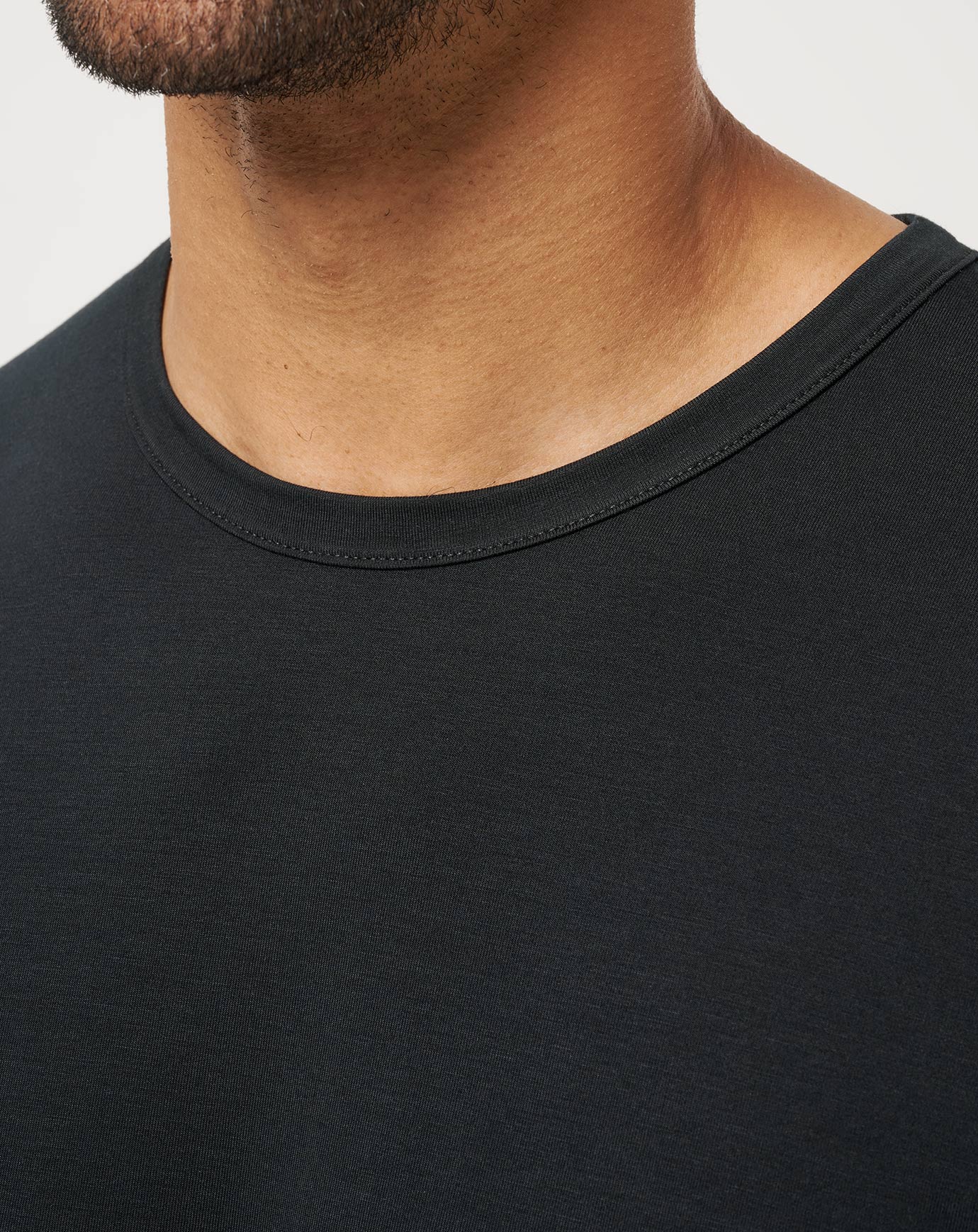TravisMathew | Long Holiday Tee - Black
