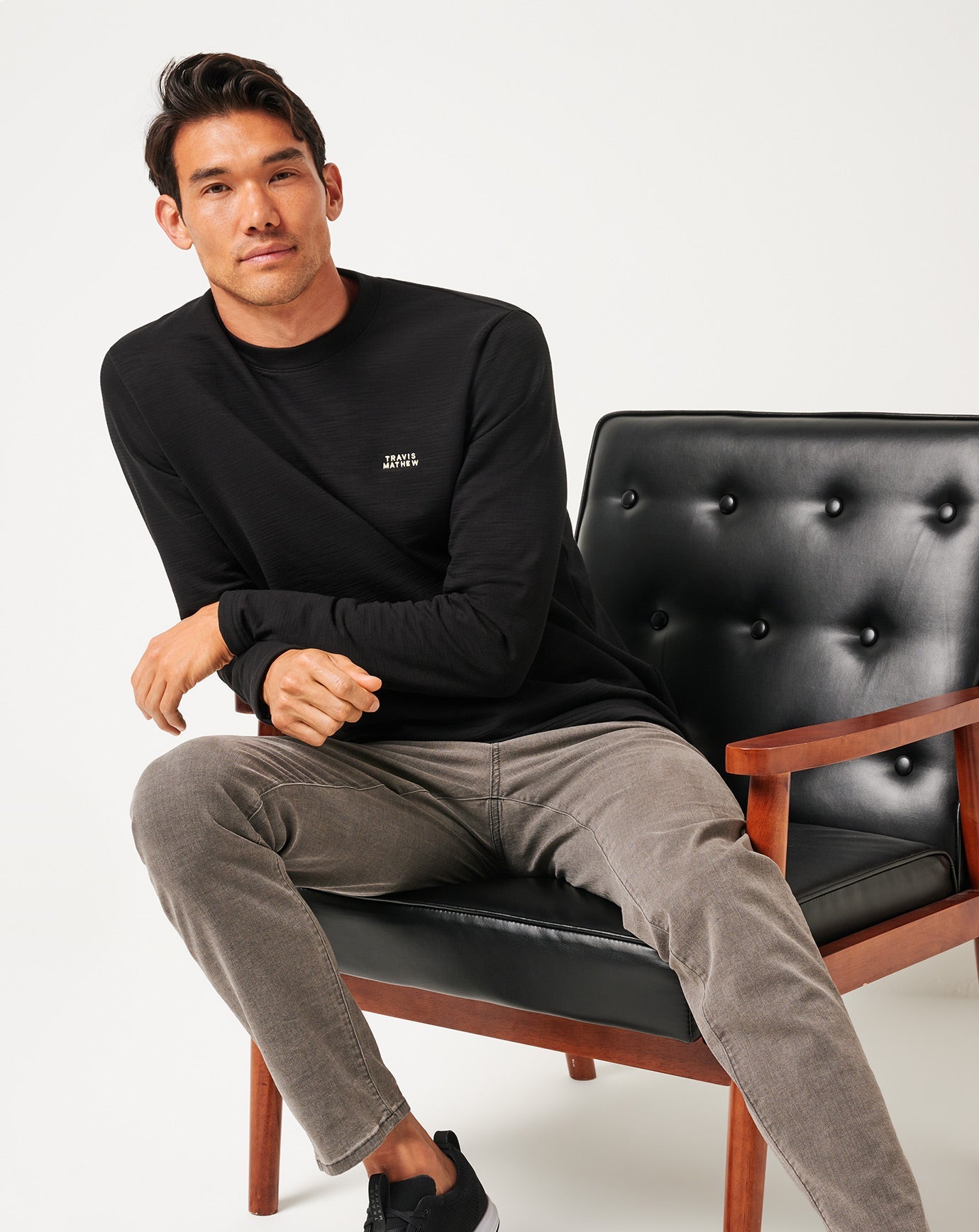 TravisMathew | Man About Town Crew - Black