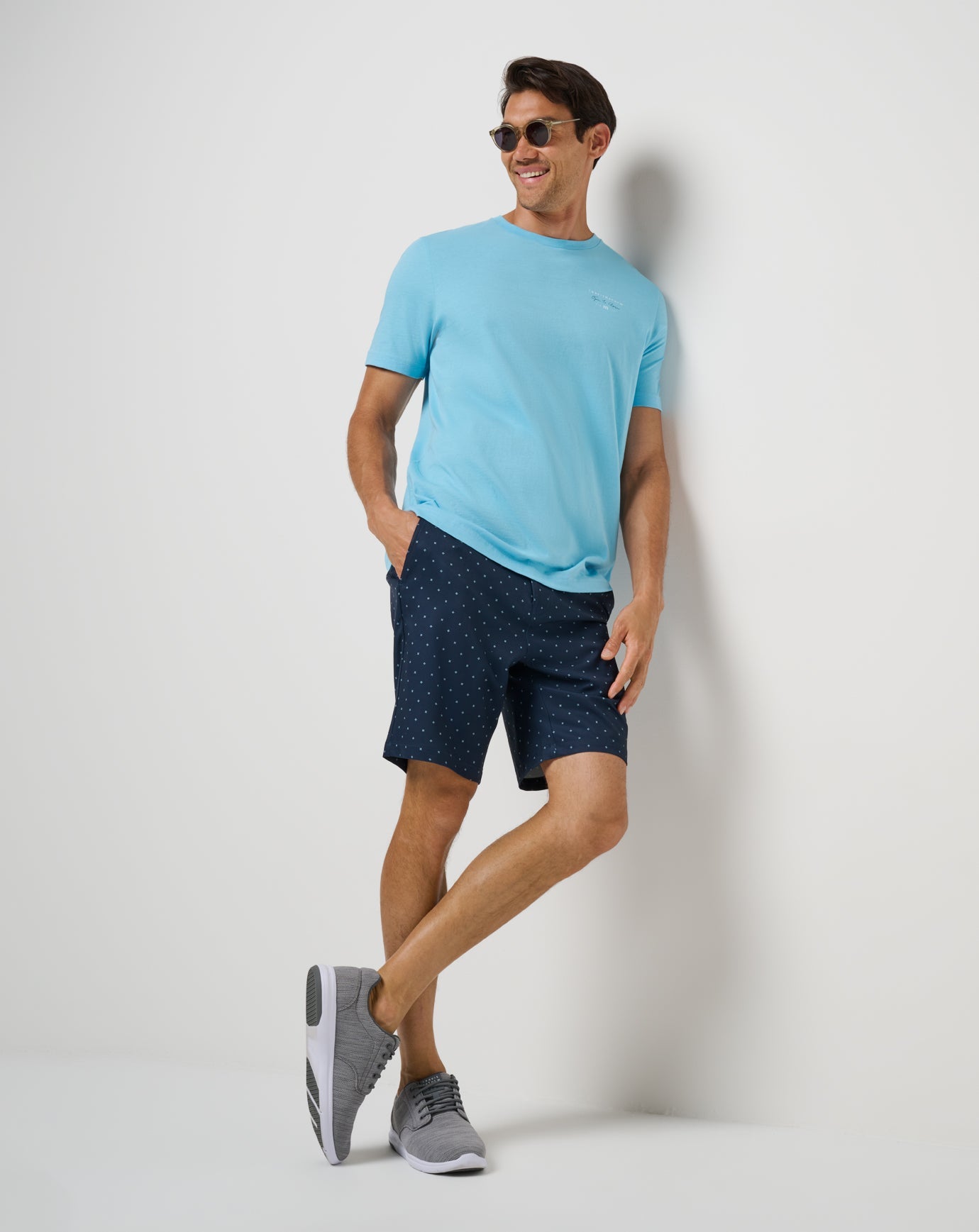 TravisMathew | Standing Stones Short 9In - Total Eclipse