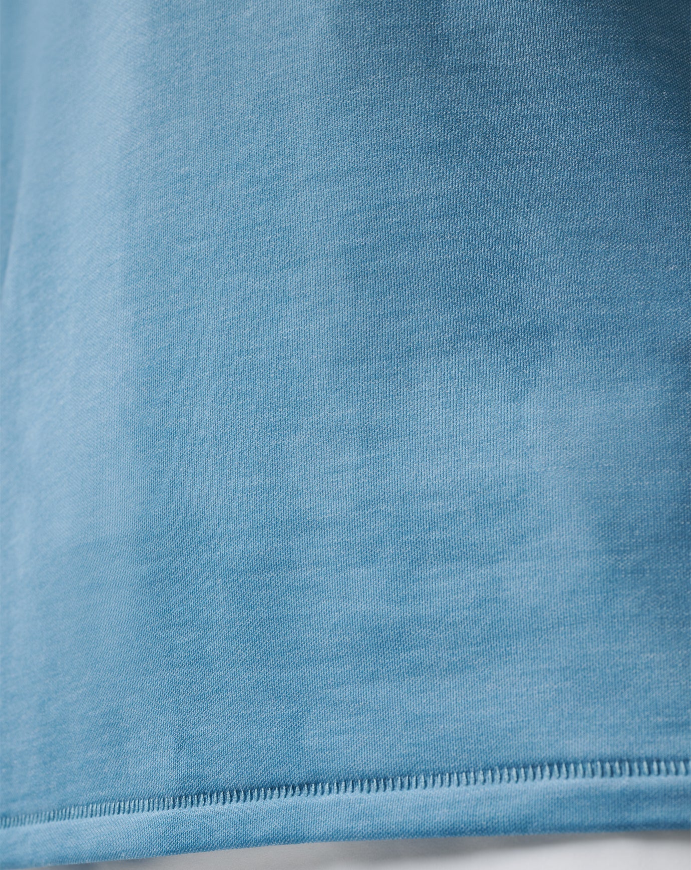 TravisMathew | Featherweight Active Printed Polo - Smoke Blue Multi